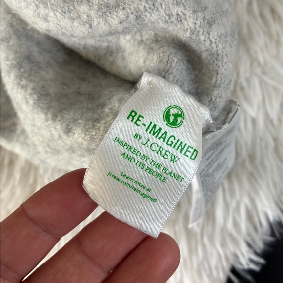 J. Crew Relaxed Gray Crewneck pullover Sweater 🩶 - Picture 10 of 11